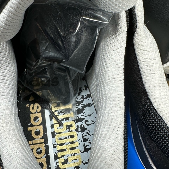 Adidas - Picture 7 of 7